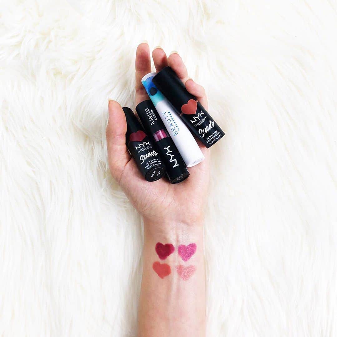 ロック&リパブリックのインスタグラム：「Pick your power color and take on the world. 💄Today only—get 50% off all lipstick. Plus, get 20% off all other beauty (online only). 💃#nationallipstickday #Kohls」