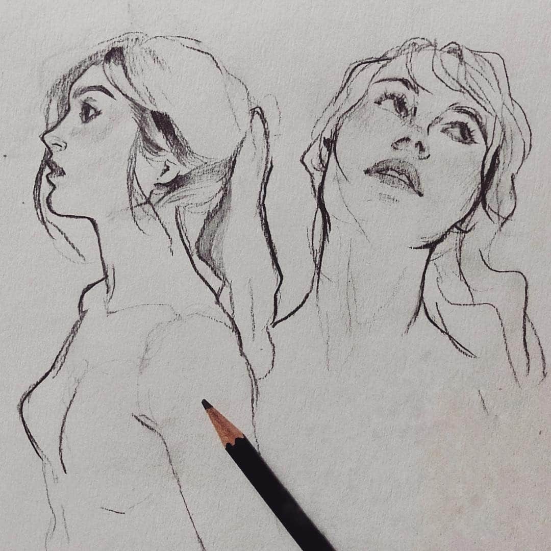 Laura Brouwersさんのインスタグラム写真 - (Laura BrouwersInstagram)「Little rough studies. I’m smudging all over the paper with this sweaty weather 🥵 luckily it’s cooling down! Hows it been where you guys are? I’m always struggling to work cause my office/pc set up is really hot haha it’s t r a g i c  Also i’ve been playing a lot of fantasy games so it’s affecting my style brb while I morph back into the cartoons I do normally」7月30日 3時39分 - cyarine
