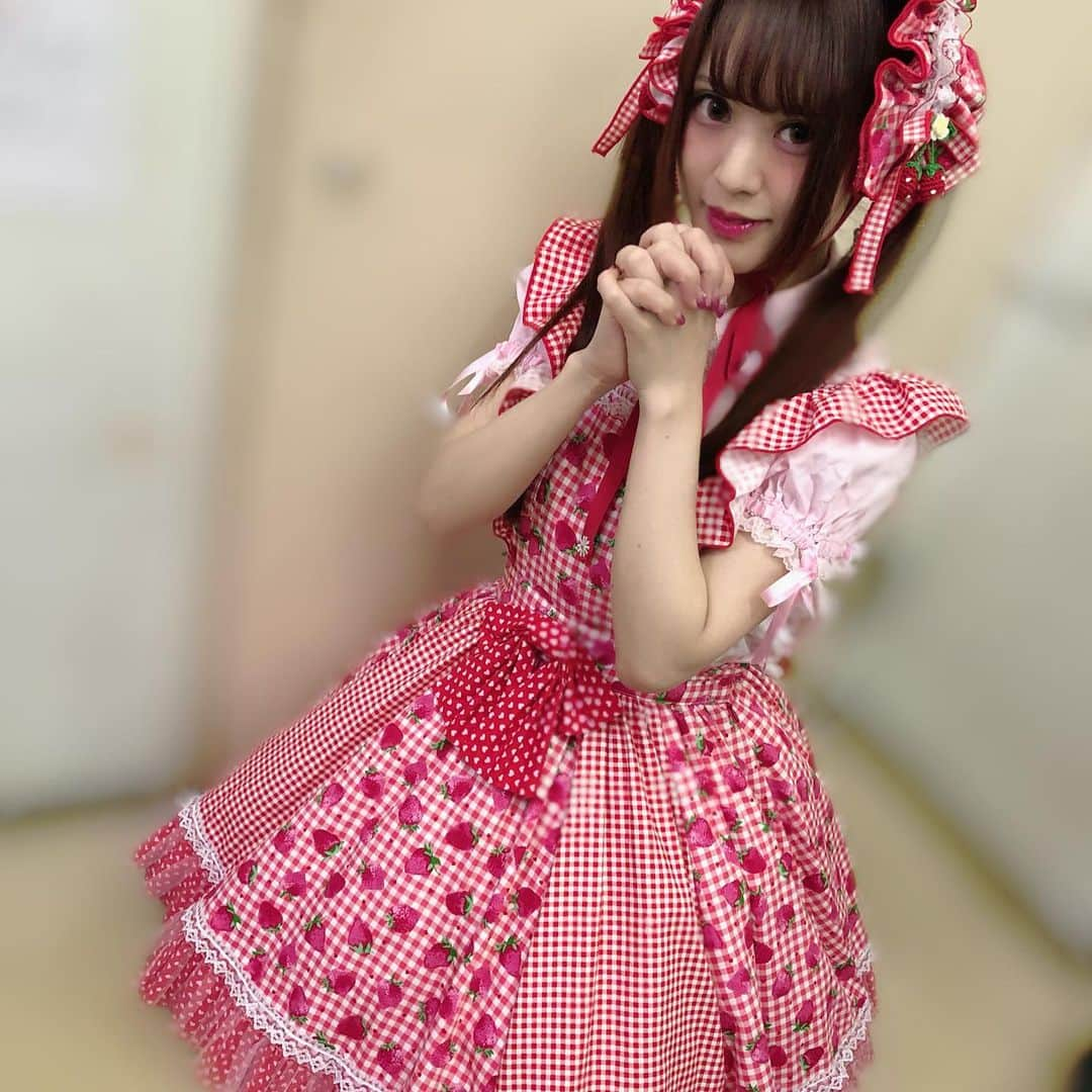 絵仁さんのインスタグラム写真 - (絵仁Instagram)「#sweetlolita #japaneseidol #japanesegirl #yumekawaii #kawaii #angelicpretty #babythestarsshinebright #red #ツインテール #ヘッドドレス #ヘッドドレス手作り」7月30日 3時42分 - eni_tc