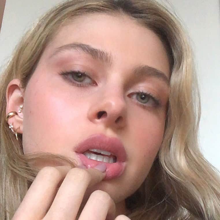 ニコラ・ペルツのインスタグラム：「based on true events」