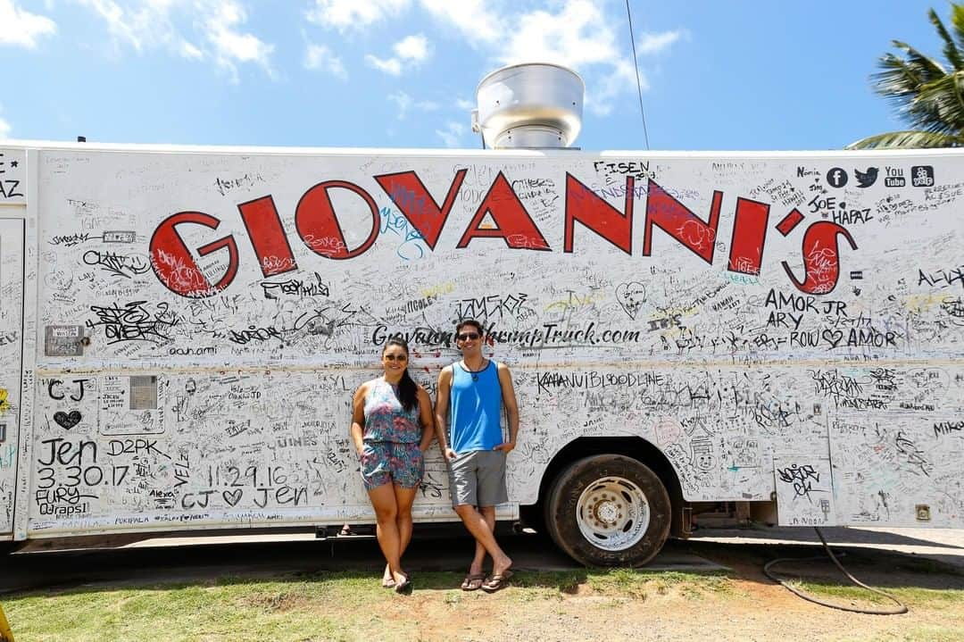 ハワイアン航空さんのインスタグラム写真 - (ハワイアン航空Instagram)「Drives on Oʻahu's North Shore can sure be long, so grab a bite at one of the many shrimp trucks along the road. We challenge you to stop at each one and choose a favorite! 🦐 . . . . #Grindz #ExploreHawaii #GlimpseofHawaii #HawaiiUnchained #AlohaOutdoors #AdventureAwaits #VisitOahu #HawaiiNei #NorthShore」7月30日 4時00分 - hawaiianairlines