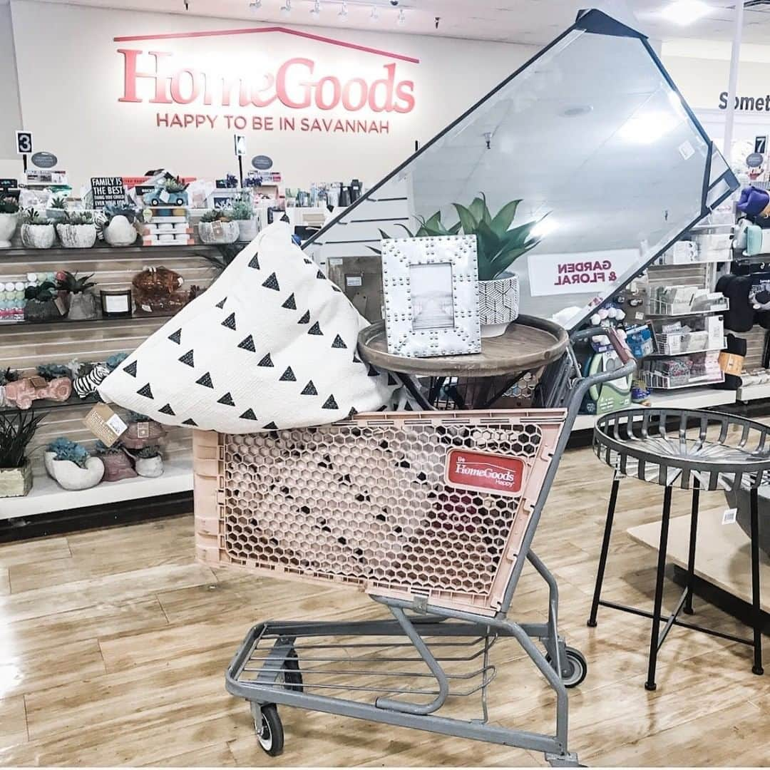 HomeGoodsさんのインスタグラム写真 - (HomeGoodsInstagram)「When you go in for just a few small items, and leave with an overflowing cart! (📷: @farmhousetofrills) #GoFinding #HomeGoodsPartner」7月30日 4時00分 - homegoods