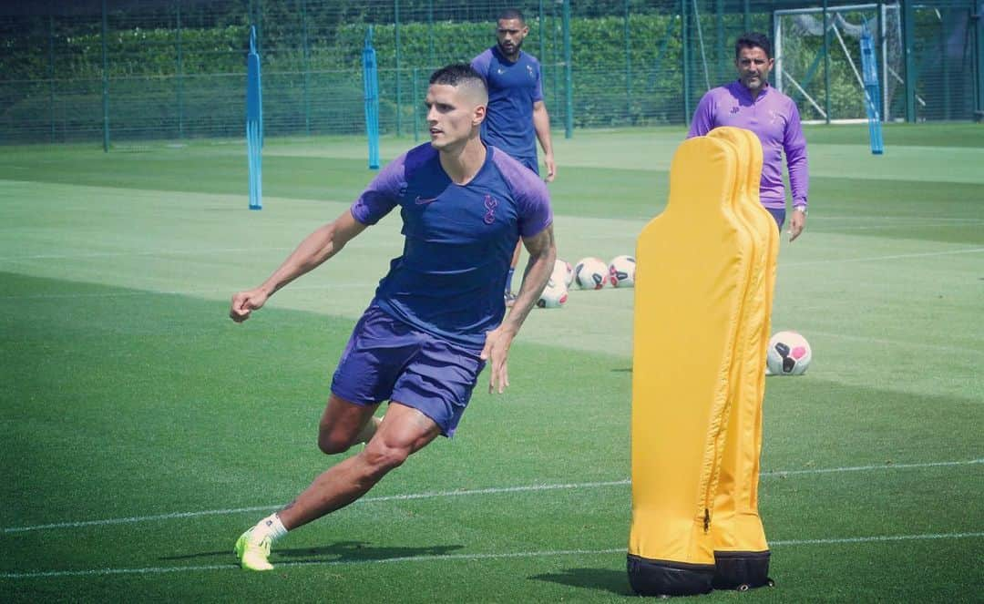 エリク・ラメラさんのインスタグラム写真 - (エリク・ラメラInstagram)「⚽️⚽️⚽️」7月30日 4時00分 - eriklamela