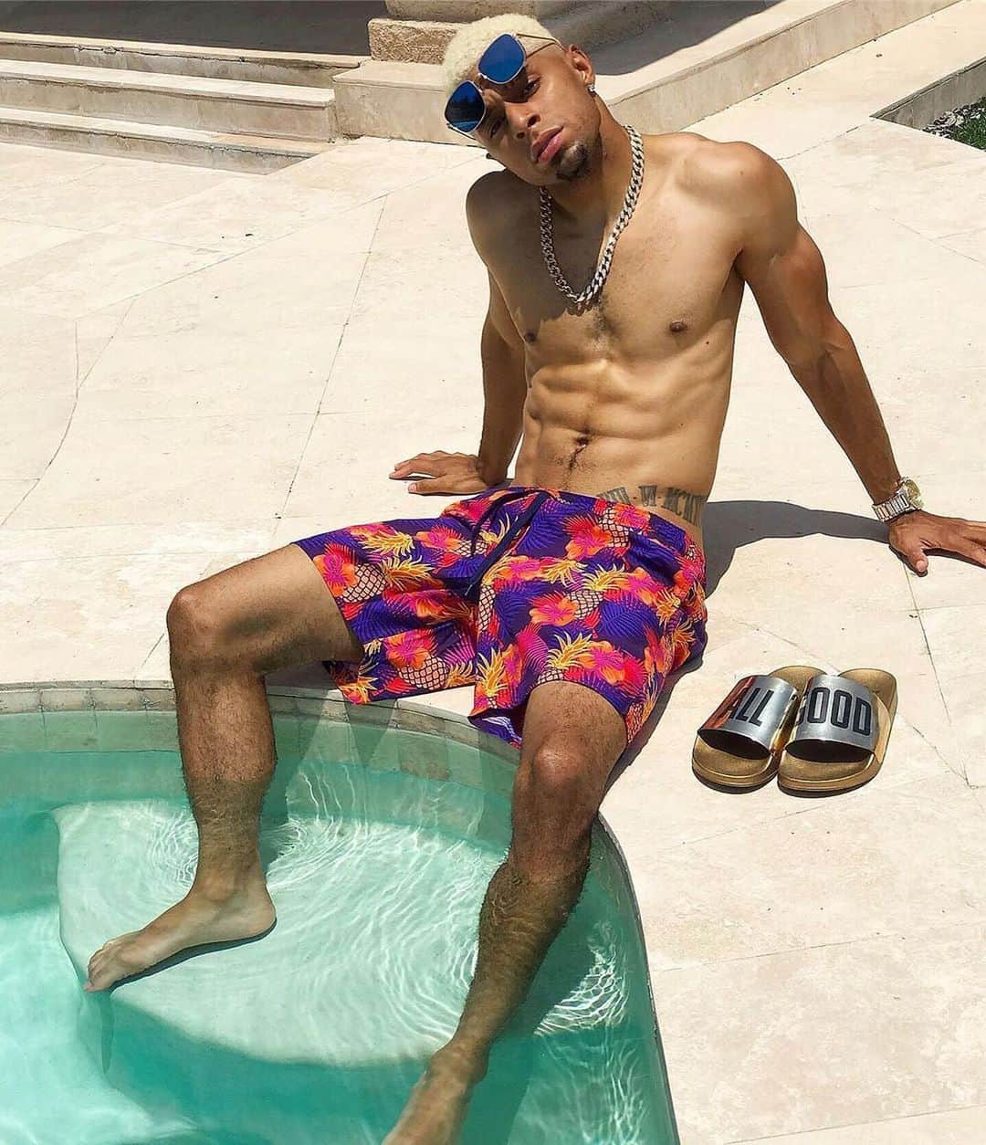 STYLE4GUYSのインスタグラム：「@FashionNovaMEN has us in the mood for a vacation 😎 Get your vacay fits on @FashionNovaMEN 🌴」