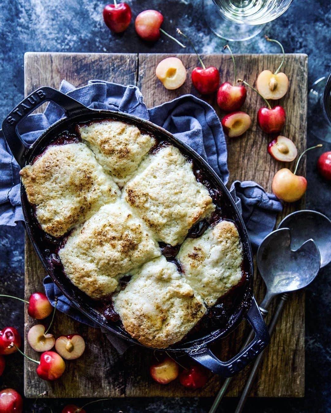 Staub USA（ストウブ）さんのインスタグラム写真 - (Staub USA（ストウブ）Instagram)「Even in a heatwave @griermountain's Easy Cherry Biscuit Cobbler is a good reason to crank the AC and turn on the oven. (Although you COULD make it over a campfire! 🍒🔥) https://www.climbinggriermountain.com/2019/07/easy-cherry-biscuit-cobbler.html. #MadeInStaub Cast Iron Oval Baking Dish.」7月30日 4時06分 - staub_usa