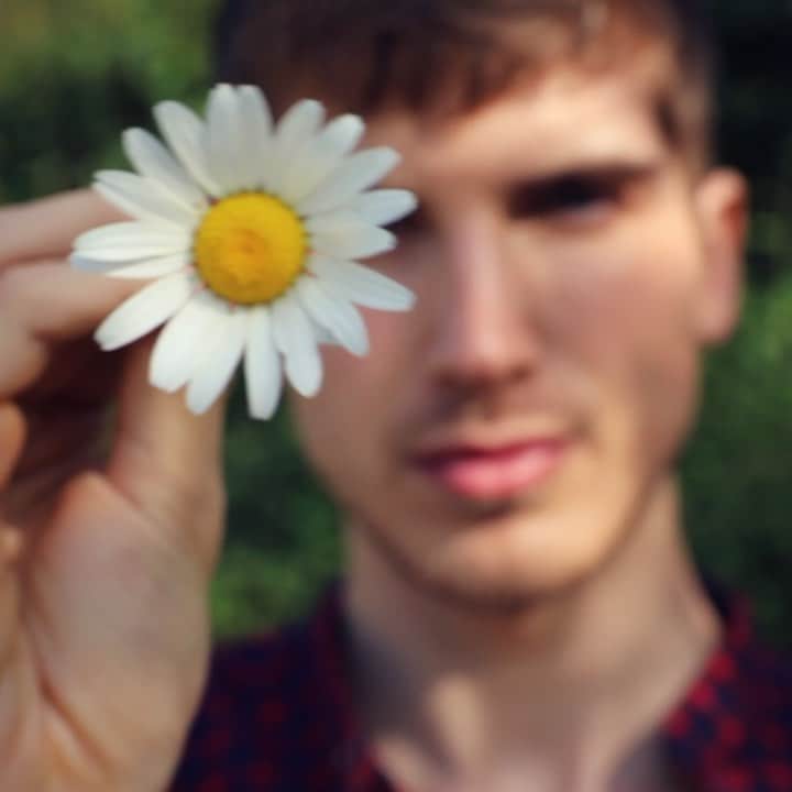 ジョーイ・グレーセッファのインスタグラム：「Sharing some of my thoughts and some personal inspirations that have helped me work on myself and help maintain my own mental balance and health. One of my new favorite shows @euphoria has shed so much light into mental health and substance addiction, something you all know hits close to home for me. I love you all!  #FeelEuphoria #HBOPartner 🎥 shot by @misterpreda」