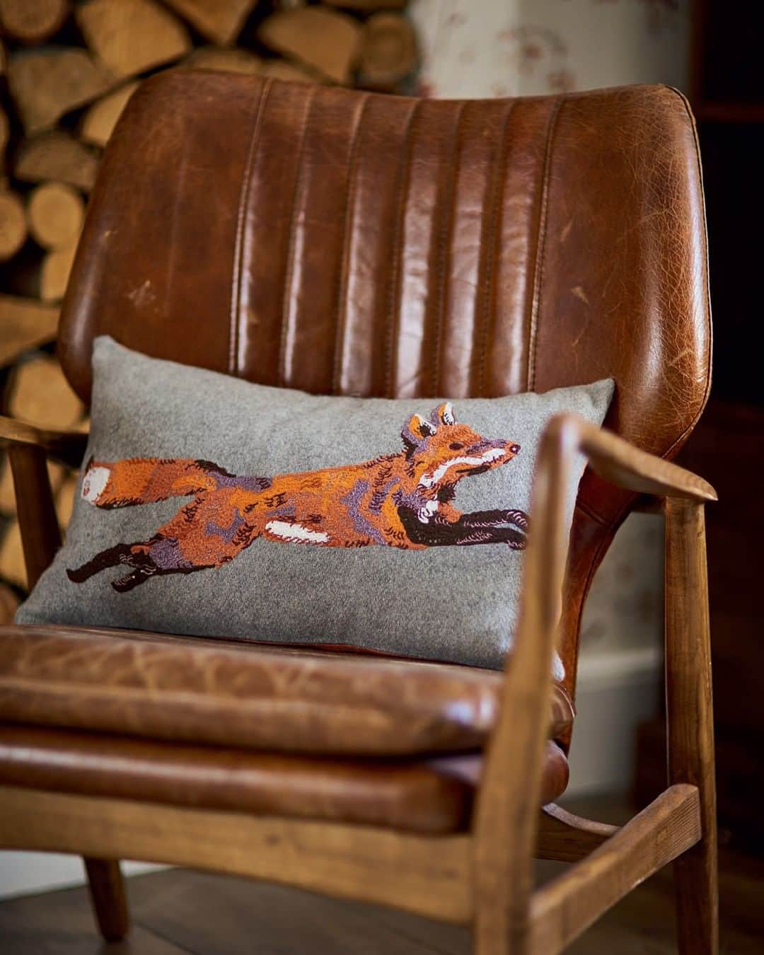 ローラアシュレイさんのインスタグラム写真 - (ローラアシュレイInstagram)「Introduce playful pieces into your home with charming conversational cushions. Our Fox Embroidered Cushion is a customer favourite #AsLovedByYou」7月30日 4時15分 - lauraashleyuk
