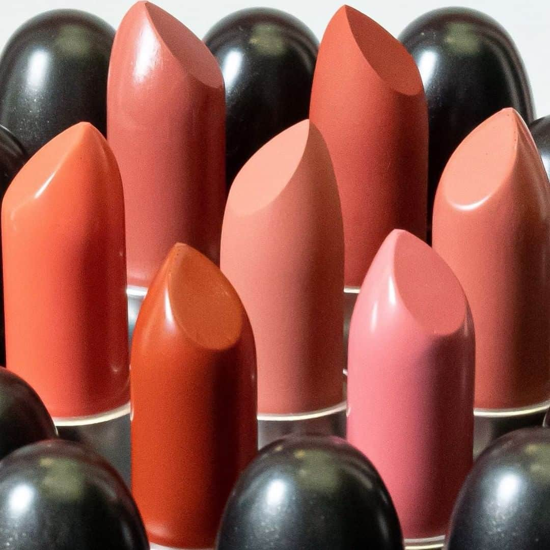 M•A•C Cosmetics Franceさんのインスタグラム写真 - (M•A•C Cosmetics FranceInstagram)「💄 M·A·C - LIPSTICK DAY 💄  Vite ! C'est le dernier jour pour profiter de l'offre du Lipstick Day 1 rouge à lèvres acheté = 1 rouge à lèvres offert parmi les teintes CB96, On Hold, See Sheer, Midnight Breeze, Cockney 😉 Avez-vous déjà craqué pour un rouge à lèvres ? 😘  Crédit photo : @maccosmeticsthailand #maccosmetics  #maccosmeticsfrance #macnationallipstickday #lipstick #macaddict #MACLovesLips #NationalLipstickDay」7月30日 14時00分 - maccosmeticsfrance