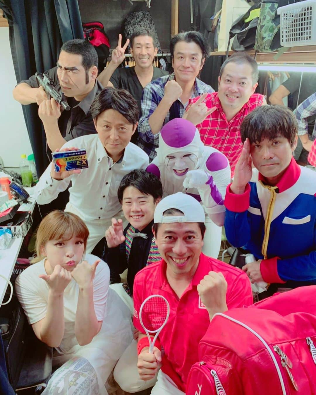 ハロー植田さんのインスタグラム写真 - (ハロー植田Instagram)「新宿キサラの楽屋☆せまーい！！ ♪僕らは思わず叫んでいた〜（B’z『兵、走る』より） #でも素敵なお店 #ものまねショーパブ #新宿キサラ #僕が思う出演者数に対して日本一狭い楽屋 #だからみんな和気あいあい #毎月出していただいてます #感謝 #ハロー植田 #bz」7月30日 14時14分 - inababa178