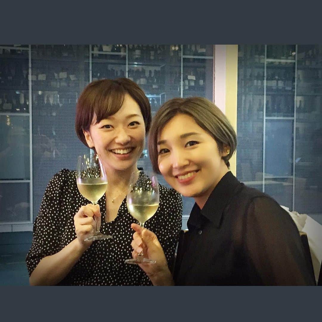 のインスタグラム：「昨日は無事にMOTOZUKAイベント終えました！ いらしてくださった沢山の皆様、本当に本当にありがとうございました💓 話は尽きず。。 昼夜二回かけてもまだまだ思い出話、こだわりのお話聞き尽くせず。。 また別の機会にも開催できたらと思います‼️ お疲れさまの乾杯🥂  昨日も発表させて頂きましたが、 銀座Nudishにて またまたベーちゃんこと桜咲彩花さんゲスト 初花美咲さん音楽担当 天真みちるさん構成担当w（←これが草ってやつです）  でライブさせて頂きます！！！ 詳細は改めてトップページに載せます^_^ ご興味ある方はぜひぜひ  ootorimayu.info@gmail.comまでお願い致します🙇‍♀️🙇‍♀️」