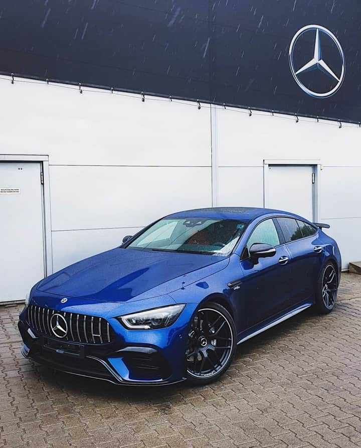 メルセデス・ベンツさんのインスタグラム写真 - (メルセデス・ベンツInstagram)「Yes, please. 💝 Photo by @mercman. __________ [Mercedes-AMG GT 63 S 4MATIC+ 4-Türer Coupé | Kraftstoffverbrauch kombiniert: 11,3 l/100 km | CO₂-Emissionen kombiniert: 257 g/km | mb4.me/nefz/] . #MercedesBenz #MercedesAMG #⭐ #AMG #AMGGT #DrivingPerformance #mbfanphoto #automotivedesign #automotivephotography #boldandblue #canyouhearmeroar #mbcar」7月30日 15時01分 - mercedesbenz