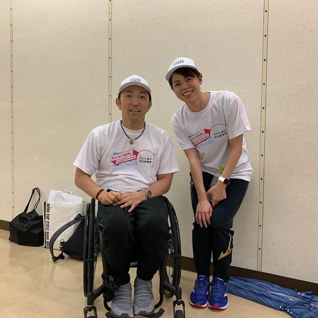 星奈津美のインスタグラム：「7/24〜25は昨年に続き、未来(あした)への道1000km縦断リレーに参加しました🏃‍♀✨ 青森から東京まで東日本大震災の被災地を全15日間かけてたすきを繋いでいくリレーです。 私は、青森の八戸市役所でパララグビー代表の官野さんからたすきを受け取り、翌日一区間を走らせて頂いたあと岩手の久慈市役所まで中継所などで応援させて頂きました😊👍 たくさんの参加者の方々と触れ合うことが出来、その度にこちらがパワーを頂いてしまいましたm(__)m✨ まだリレーは続いているので、東京のゴールまで無事にたすきが繋がるよう応援させて頂きます！！ 参加される皆さん、暑くなってきているのでくれぐれも体調に気をつけてください👍🍀」