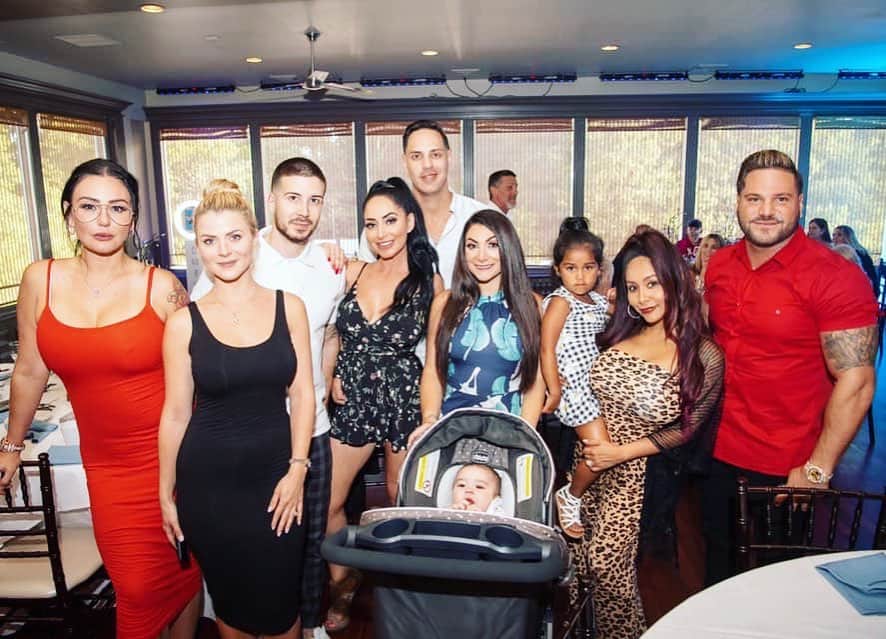 ニコール・ ポリッツィのインスタグラム：「The best baptism I’ve ever been to! Love you CJ! ❤️ #JSFamily」