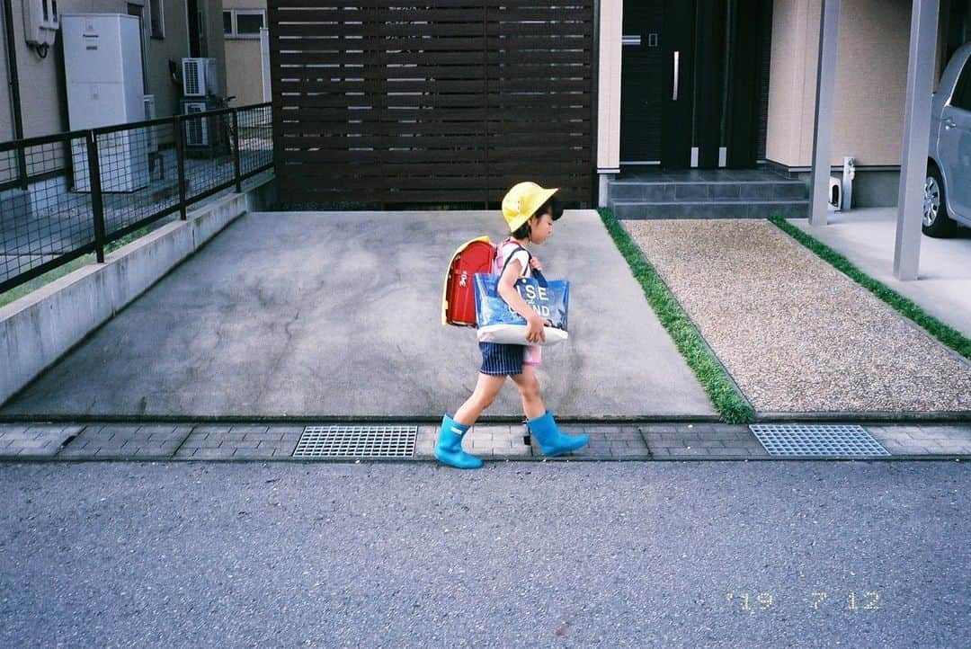 kazuyukikawaharaさんのインスタグラム写真 - (kazuyukikawaharaInstagram)「いってらっしゃいの記録 #KLASSE #fujifilm  #film」7月30日 7時47分 - kazuyukikawahara