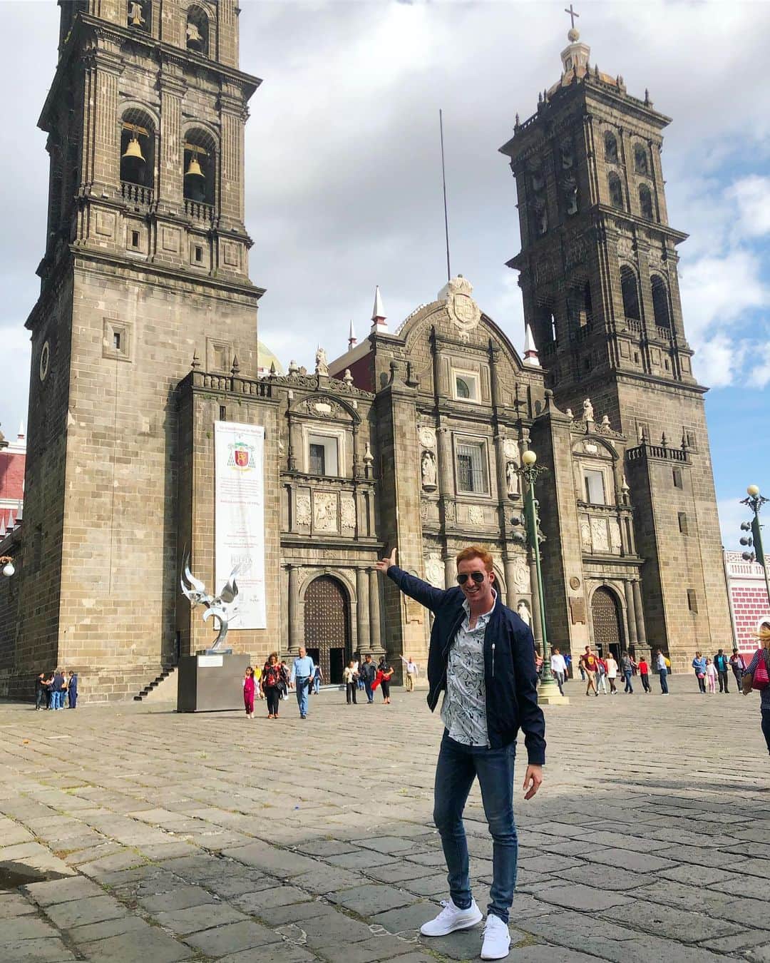 ショーン・ラビットさんのインスタグラム写真 - (ショーン・ラビットInstagram)「Discovering new places and learning about their stories never gets old! ⛪️🤩 新しい場所行くとその場所の文化と色な情報を学ぶいつも楽しいです。✈️😍 . This beautiful church that is located in the heart of Puebla is the tallest in Mexico! . . . . . . . #figureskating  #motivationalquotes  #training  #foodie  #fitfam  #travel  #handsome  #photography  #ootd  #model  #mexico  #mensfashion  #puebla  #フィギュアスケート  #トレーニング  #筋肉  #筋トレ  #笑  #モデル  #イケメン  #ファッション  #メキシコ  #コーディネート  #おしゃれさんと繋がりたい  #タピオカ  #いいね返し  #インスタ映え  #可愛い  #catedral  #おはよう」7月30日 8時03分 - seanrabbitt
