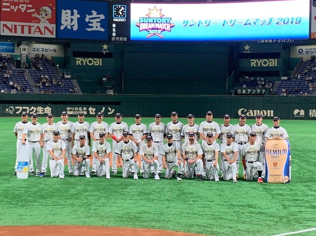和田 一浩のインスタグラム：「昨日は東京ドームでサントリードリームマッチがありました。川藤さん最高！ #東京ドーム #サントリードリームマッチ #ランディーバース #川藤幸三 #和田一浩」