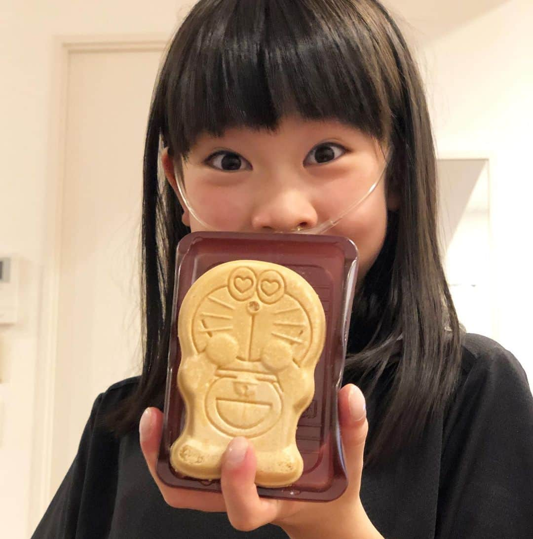 yukiさんのインスタグラム写真 - (yukiInstagram)「#ドラえもんふわチョコモナカ #ハートのドラえもん #レアお菓子 #Happyカモン #milka おはようございます。 🧒🏻 ママママママママ〜！みてみてみてみて〜 あのね、ホントはね、普通の顔なんだけどね ほらっ！みて！これ！ハート♥️(ドヤ)  それより、すごい連呼にすごいテンション↑ 間違いなく当たりだね♥️♥️」7月30日 8時11分 - milkayuki