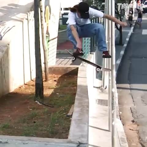 スラッシャーのインスタグラム：「🍗 ‘Hungry Ams’  @torravocado @max_taylor43 @shin_sanbongi @giovanni_vianna  From @ojwheels Elite Vol.2 Playing now at ThrasherMagazine.com 💻」
