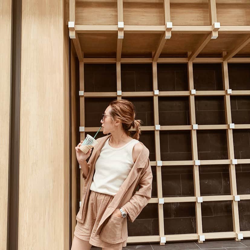Erikaさんのインスタグラム写真 - (ErikaInstagram)「setup day ✩* . @oandi_official  のリブタンクばっかり♡着回し♡  やし、ちょっとした羽織りにこのセットアップ 役立つ👍 . ︰  それにしても、夏感じるどころか、蒸し暑すぎますね🏖 . .  #セットアップ：#神戸レタス @kobe_lettuce (E2009) #タンクトップ ︰ @oandi_official  ーーーーーーーーーーーーーーーーーーーーーーーーーーーーーー #ストーリー#プチプラ#プチプラセットアップ#セットアップ#プチプラコーデ #プチプラファッション #ベージュコーデ #ワントーンコーデ#夏コーデ#ママコーデ#ヘア#ヘアスタイル#ヘアアレンジ#玉ねぎヘアー #ママヘア #hairstyle #hairstyles #hairarrange #setup#love」7月30日 9時07分 - 911erika
