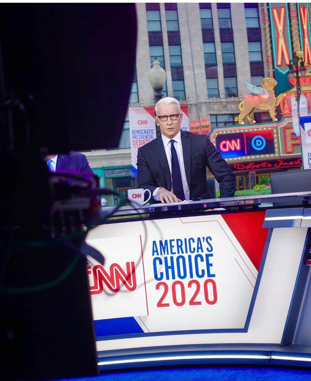 アンダーソン・クーパーのインスタグラム：「Excited to be in #Detroit for the debates tuesday and wednesday on #CNN. photo credit: @andersoncooper360. #DemDebate」