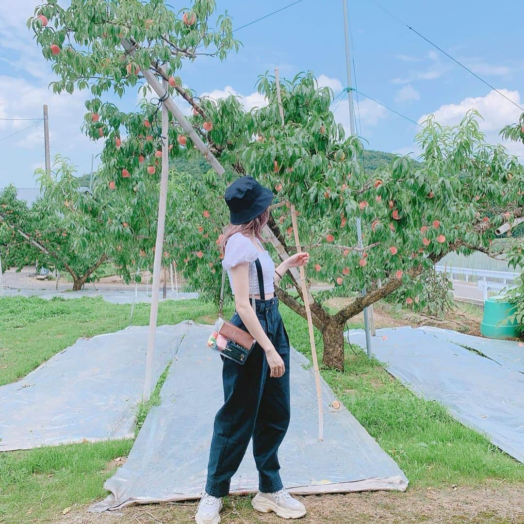 吉田菫さんのインスタグラム写真 - (吉田菫Instagram)「🍑 🍑 🍑 🍑 . stranger thingsのエルモデルのデニム👖 . かための桃が好き🍑 #strangerthings  #すぅ服」7月30日 9時40分 - sumiredooon1228