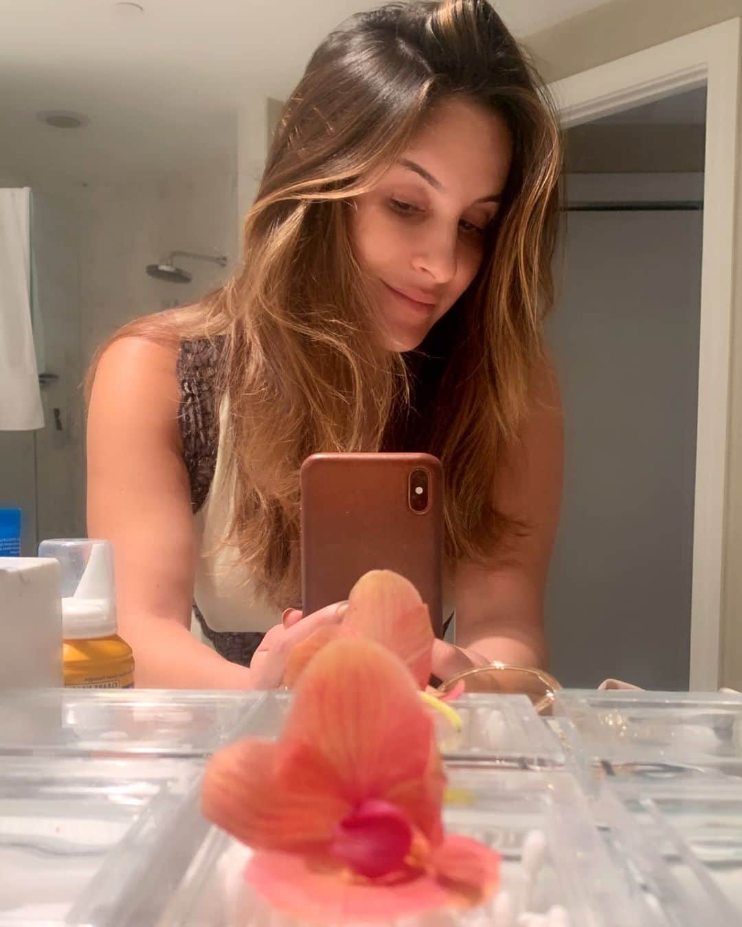 Claudia Leitteのインスタグラム：「Boa noite, pessoal!!!! 🌸」