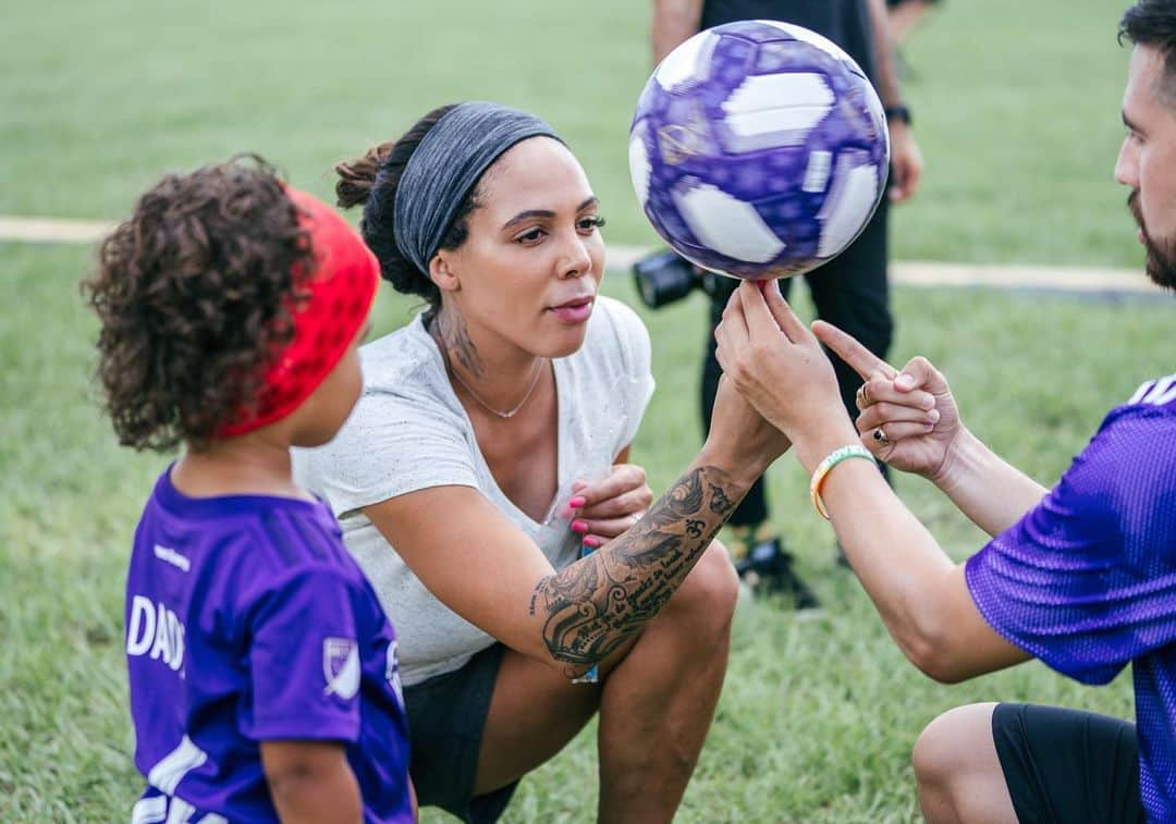 Major League Soccerさんのインスタグラム写真 - (Major League SoccerInstagram)「Giving back to The City Beautiful. Today, @mlsworks partnered with @target, @ussoccerfoundation and @osceolaschoolsfl to unveil two new mini pitches and hold clinics and a community day. #SoccerForAll」7月30日 10時15分 - mls