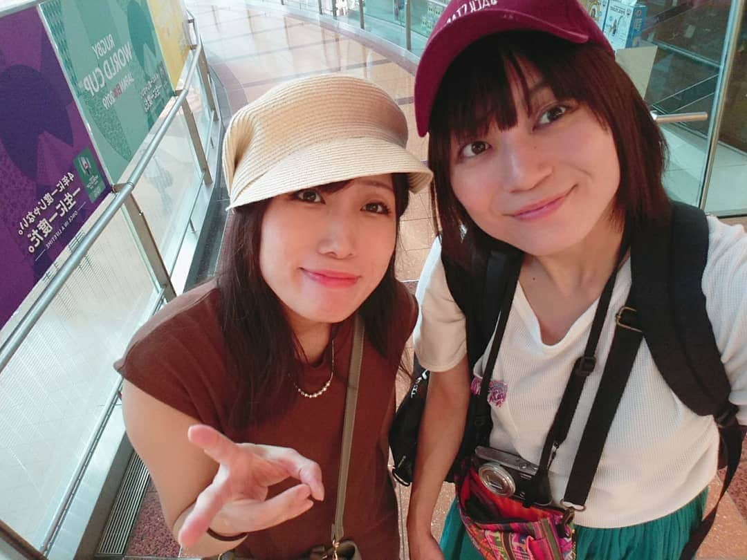 桜花さんのインスタグラム写真 - (桜花Instagram)「家族旅行🍀いってきマウンテン🗻🌷 全員でいける よきタイミングなので (トラブル)なしの(トラベル) いってきます🌷＼(^^)／ だじゃれ🌼  #いってきマウンテン #旅行  #トラベル  #トラブル なしの #飛行機  #甥っ子 #okinawa  #9人  #family」7月30日 10時30分 - mountainohka