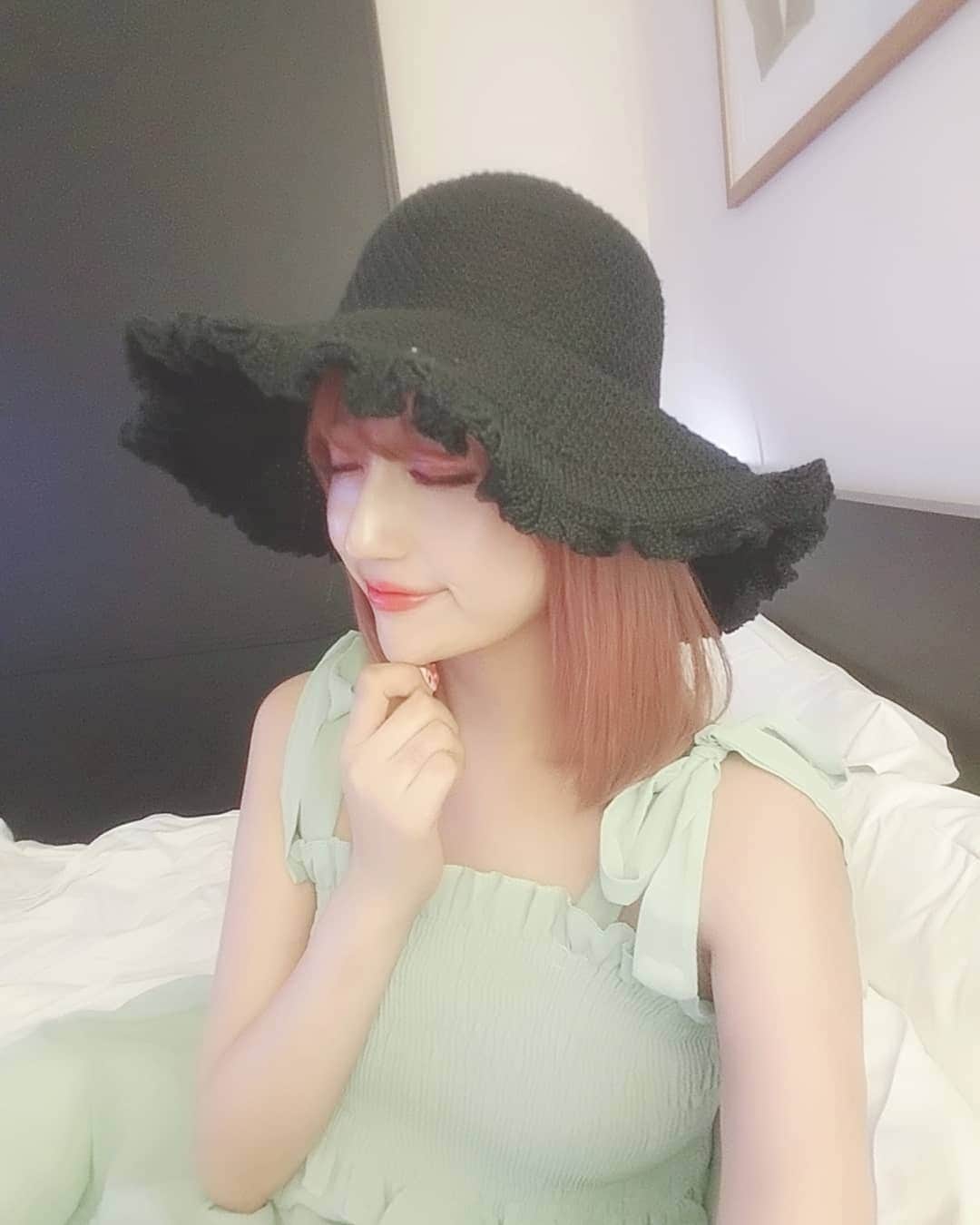 黛実希さんのインスタグラム写真 - (黛実希Instagram)「数日前から韓国に来てます🇰🇷💕 * 韓国についていつもすぐやることが、韓国にいる間に着るお洋服を買いに行くこと😂🛍️💓 この帽子もワンピも韓国ついてすぐ買った🤭🤭❤️ * * * * * #韓国#韓国旅行#江南#韓国ホテル#韓国ファッション好きな人と繋がりたい#韓国カフェ#韓国購入品#コーデ#韓国好きな人と繋がりたい#デートコーデ#デート#コーデ記録#한국여행#여행스타그램#강남#코디스타그램#좋아요반사#반사#팔로우#맞팔#선팔#소통#맞팔해요#소통해요#셀카#데일리룩#fashion#ootd#followme」7月30日 11時13分 - candymiiiki