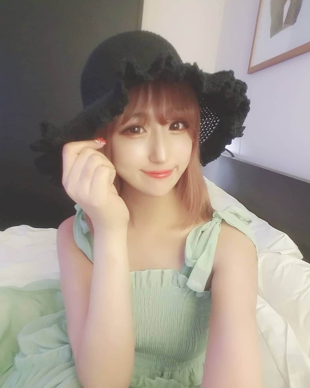 黛実希さんのインスタグラム写真 - (黛実希Instagram)「数日前から韓国に来てます🇰🇷💕 * 韓国についていつもすぐやることが、韓国にいる間に着るお洋服を買いに行くこと😂🛍️💓 この帽子もワンピも韓国ついてすぐ買った🤭🤭❤️ * * * * * #韓国#韓国旅行#江南#韓国ホテル#韓国ファッション好きな人と繋がりたい#韓国カフェ#韓国購入品#コーデ#韓国好きな人と繋がりたい#デートコーデ#デート#コーデ記録#한국여행#여행스타그램#강남#코디스타그램#좋아요반사#반사#팔로우#맞팔#선팔#소통#맞팔해요#소통해요#셀카#데일리룩#fashion#ootd#followme」7月30日 11時13分 - candymiiiki