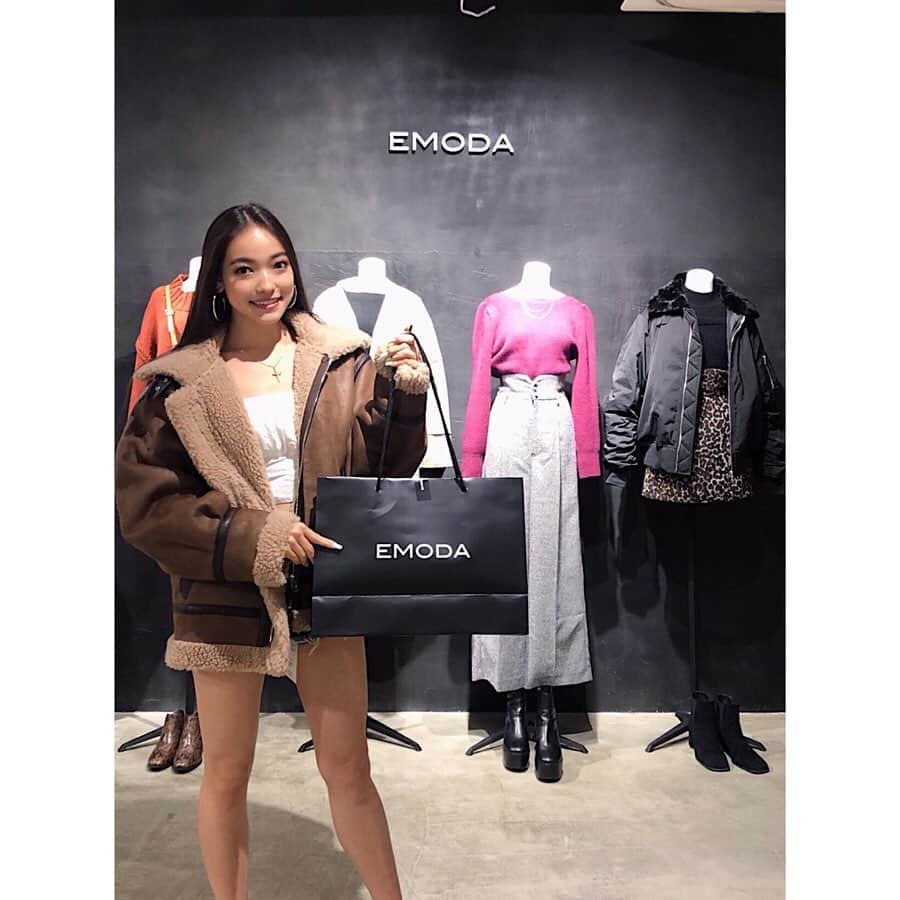 EMODAさんのインスタグラム写真 - (EMODAInstagram)「ㅤㅤㅤ  2019 Autumn/Winter EXHIBITION -BLACK-ㅤㅤㅤ  ㅤㅤㅤ ㅤㅤㅤ  SNAP✔️📷ㅤㅤㅤ  ㅤㅤㅤ  Special thanks❤️ ㅤㅤㅤ ㅤㅤㅤ ㅤㅤㅤ OFFICIAL BLOGにて展示会の様子を近日公開👀 ㅤㅤㅤ #EMODA #EXHIBITION #autumn  #winter ㅤㅤㅤ ㅤㅤㅤ ㅤㅤㅤ #佐野真依子 #尾崎紗代子 #里見茜 #河内セリア #藤田杏奈 #ソンイ #難波サキ #遠山茜子 #日向カリーナ #安藤ニコ #田中アリス  ㅤㅤㅤ」7月30日 11時53分 - emoda_official