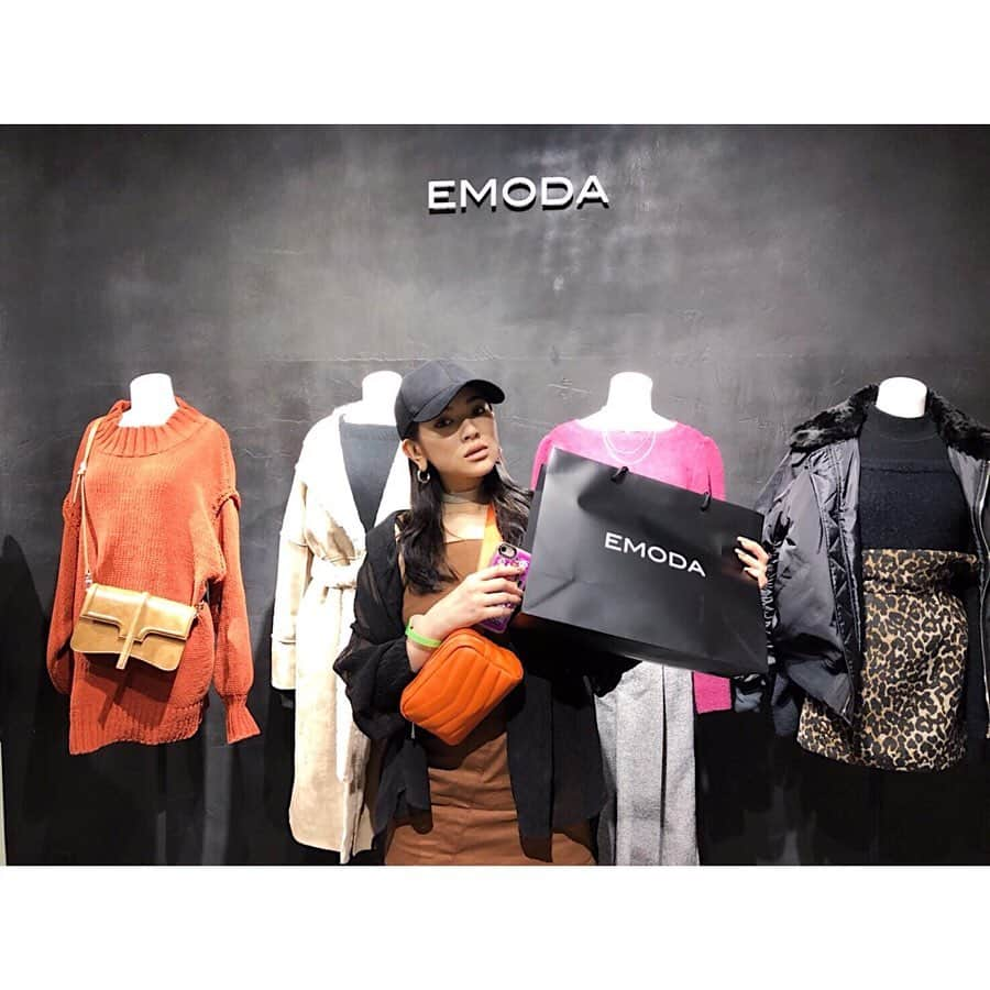 EMODAさんのインスタグラム写真 - (EMODAInstagram)「ㅤㅤㅤ  2019 Autumn/Winter EXHIBITION -BLACK-ㅤㅤㅤ  ㅤㅤㅤ ㅤㅤㅤ  SNAP✔️📷ㅤㅤㅤ  ㅤㅤㅤ  Special thanks❤️ ㅤㅤㅤ ㅤㅤㅤ ㅤㅤㅤ OFFICIAL BLOGにて展示会の様子を近日公開👀 ㅤㅤㅤ #EMODA #EXHIBITION #autumn  #winter ㅤㅤㅤ ㅤㅤㅤ ㅤㅤㅤ #佐野真依子 #尾崎紗代子 #里見茜 #河内セリア #藤田杏奈 #ソンイ #難波サキ #遠山茜子 #日向カリーナ #安藤ニコ #田中アリス  ㅤㅤㅤ」7月30日 11時53分 - emoda_official