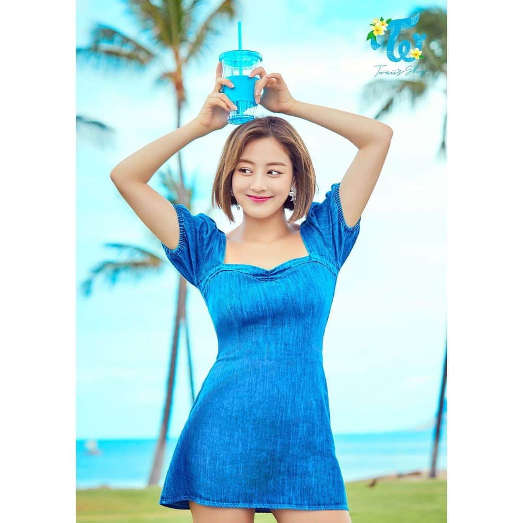 TWICE JAPANさんのインスタグラム写真 - (TWICE JAPANInstagram)「TWICE POPUP STORE "Twaii's Shop"  D-4  JIHYO  http://www.twicejapan.com/feature/twaiis_shop  #TWICE #TwaiisShop」7月30日 12時00分 - jypetwice_japan