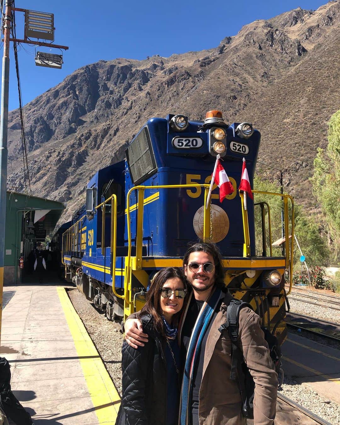 ファチマ・ベルナルデスのインスタグラム：「Próximo destino: Machu Picchu. #cadaminutoimporta #miniferias #peru #Valesagrado #semmedodeserfeliz」