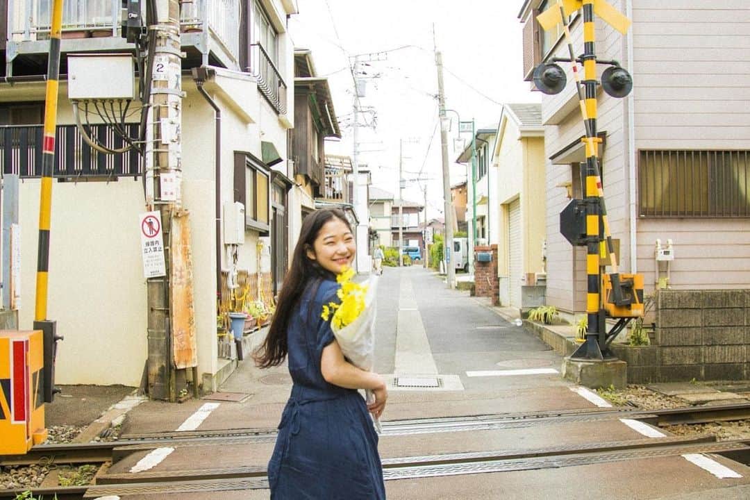福田瞳さんのインスタグラム写真 - (福田瞳Instagram)「さいとうなりちゃん @nari_eye  鎌倉散歩📸 話しながら歩く。 笑いながら歩く。」7月30日 12時43分 - fukudahitomi610