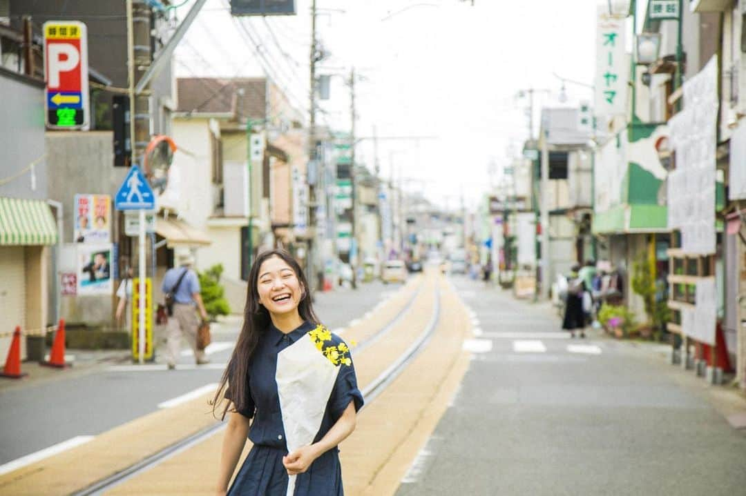 福田瞳さんのインスタグラム写真 - (福田瞳Instagram)「さいとうなりちゃん @nari_eye  鎌倉散歩📸 話しながら歩く。 笑いながら歩く。」7月30日 12時43分 - fukudahitomi610