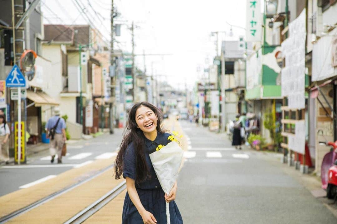 福田瞳さんのインスタグラム写真 - (福田瞳Instagram)「さいとうなりちゃん @nari_eye  鎌倉散歩📸 話しながら歩く。 笑いながら歩く。」7月30日 12時43分 - fukudahitomi610