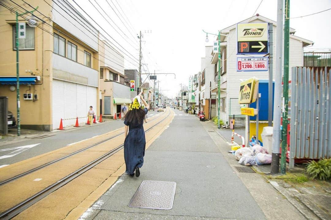 福田瞳さんのインスタグラム写真 - (福田瞳Instagram)「さいとうなりちゃん @nari_eye  鎌倉散歩📸 話しながら歩く。 笑いながら歩く。」7月30日 12時43分 - fukudahitomi610