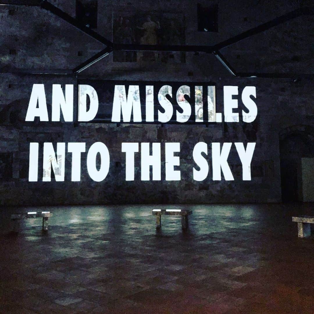 のインスタグラム：「#TheWholeTruth 2019 #JennyHolzer #art #madebywomen  #HappyBirthday @jennyholzerstudio」