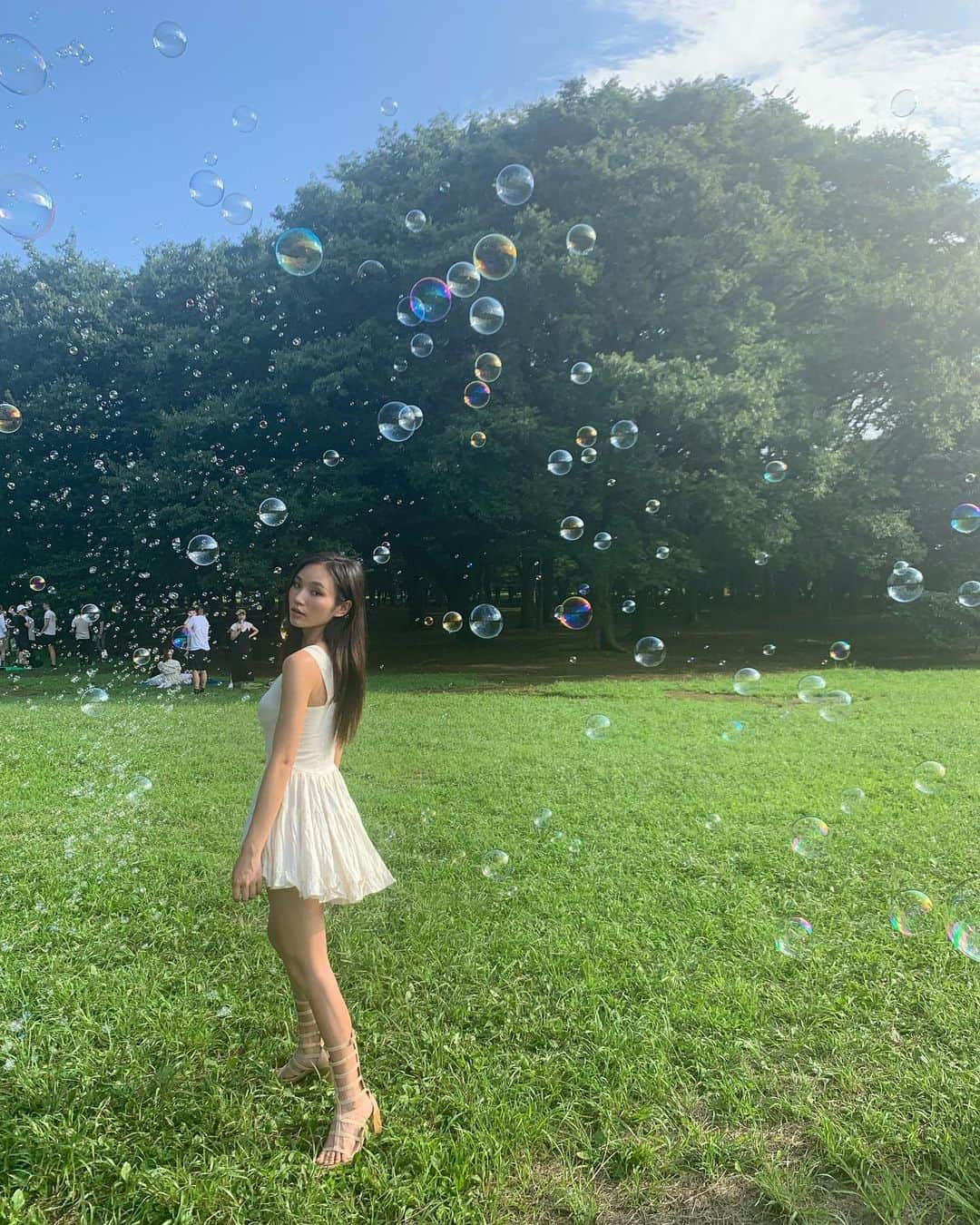 Water Lynnさんのインスタグラム写真 - (Water LynnInstagram)「🧚‍♀️🌞I had so much fun with the bubbles」7月30日 12時51分 - immwater