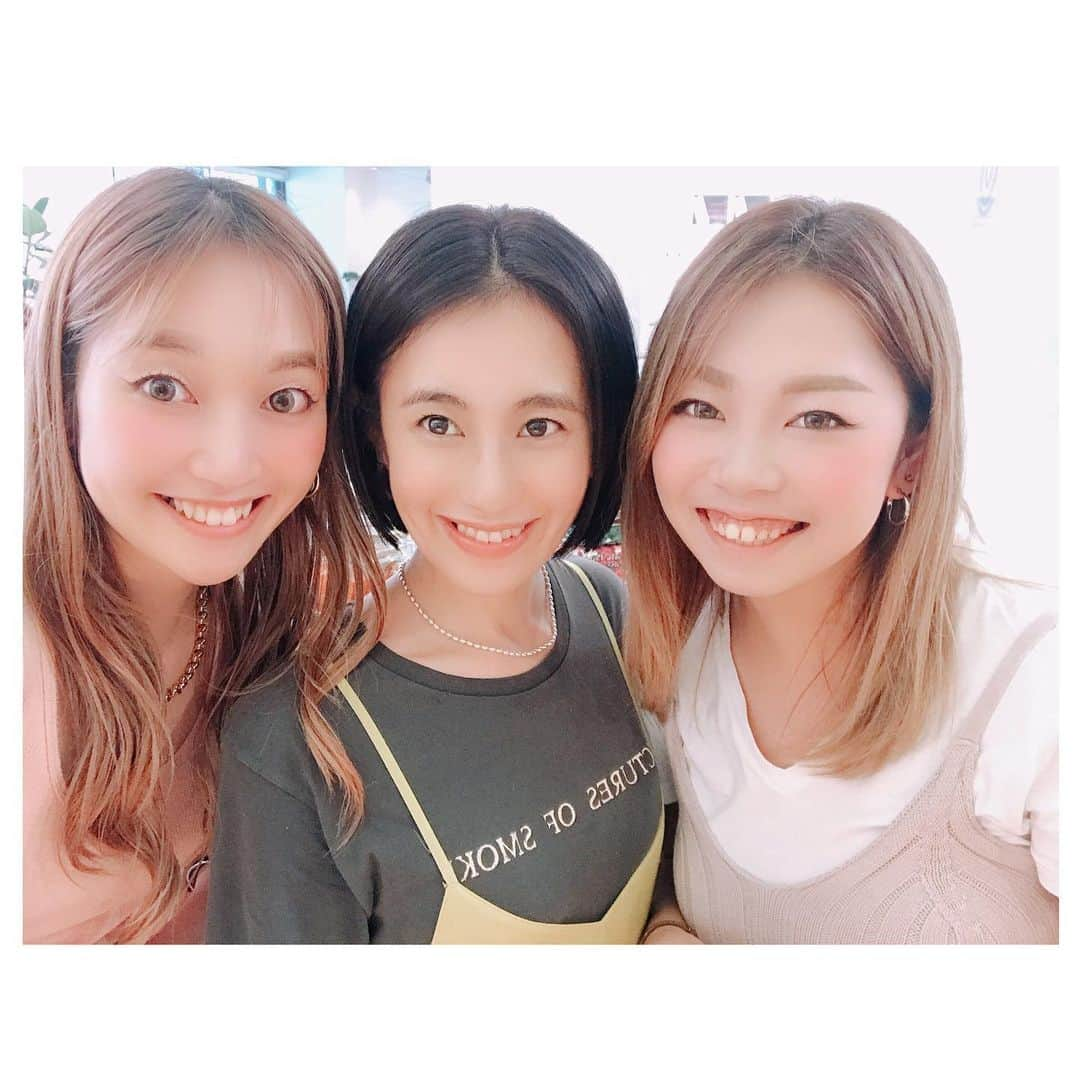 久保山香奈さんのインスタグラム写真 - (久保山香奈Instagram)「. まいこさん❤️ いつもありがとうございます🙇‍♀️✨🎉 プレゼントも毎回🎁嬉しすぎます💐 そして恒例撮影にいつも付き合ってくれる大好きな人💕 今回からカラーは @ak0411gene あゆみに🤝 本当に頼りになってきた👏👏👏 あゆみと一緒に綺麗にできて嬉しいよ❤️」7月30日 13時04分 - kaaana227