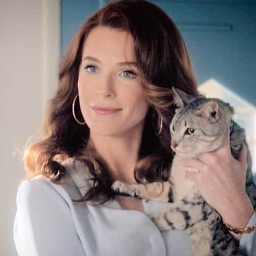 ブリジット・リーガンさんのインスタグラム写真 - (ブリジット・リーガンInstagram)「“Cat got your tongue? Or villain got your cat.” #janethevirgin」7月30日 12時57分 - bridgetregan