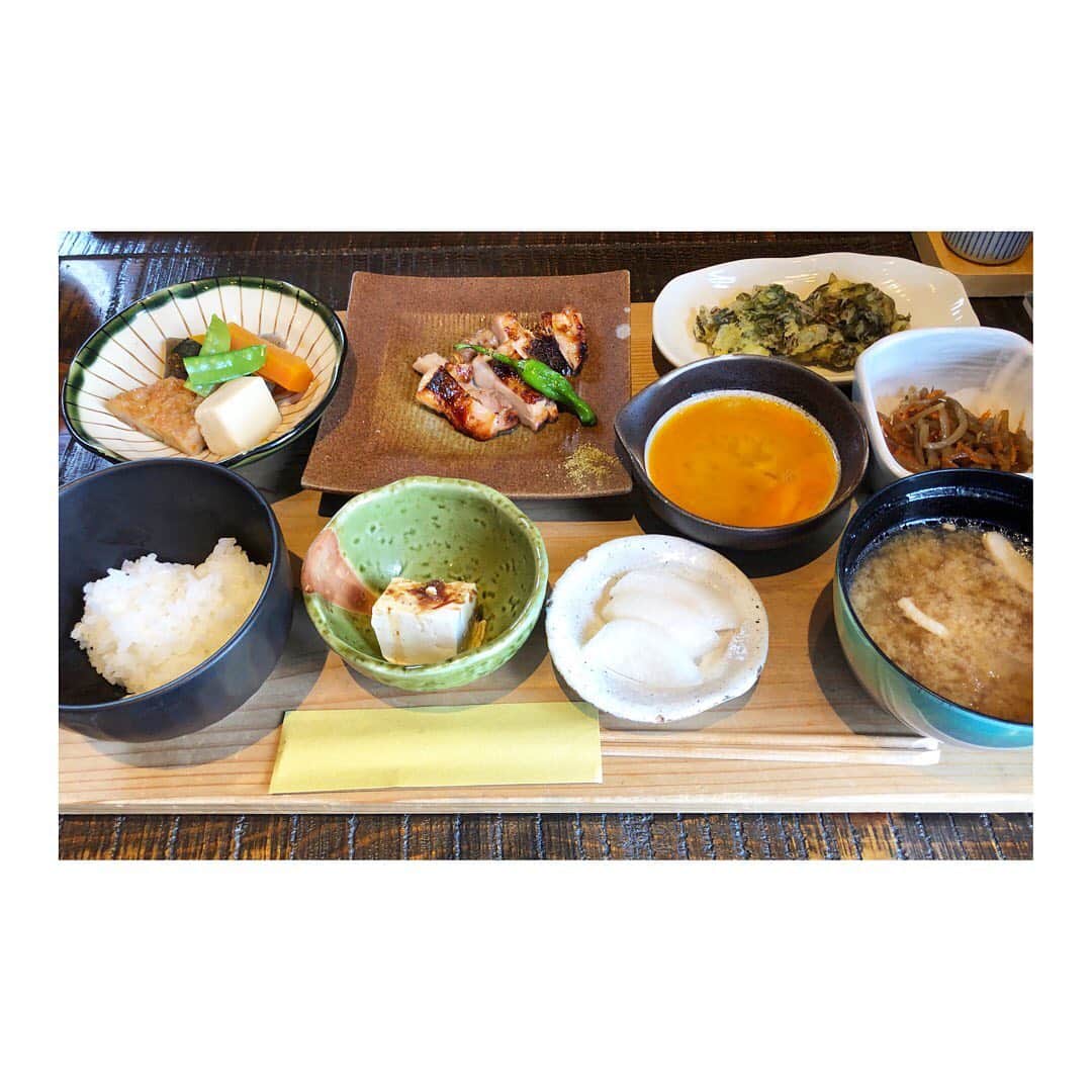 高橋幸宏さんのインスタグラム写真 - (高橋幸宏Instagram)「今日のK町ランチ。 実はとろろもあって満足。 #lunch  #卵かけご飯  #かまど炊きたてご飯  #おひつ  #とろろご飯 #珍しい投稿してみた」7月30日 13時57分 - room66_yukihiro