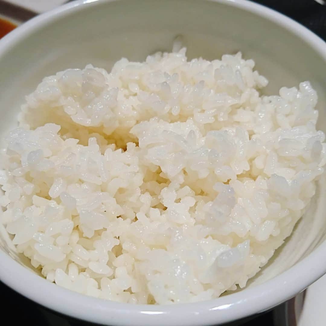 西山茉希さんのインスタグラム写真 - (西山茉希Instagram)「あとは寝るだけ。  #呑んで #食べて  #12分目のうちに #爆睡への入り口に着地する  明日は待たずに向かってくるから。 バババと入れ込んで大満足。  #ありがとう白米 #ゆっちゃん冷麺 #冷麺で白米を食す時間 #キンキンビールがぼれうみゃー  おやすみグンナイまた明日ね。 ☆☆☆ #先輩姉さんとの再会 #叶ったひととき #東京ライフ」7月30日 23時34分 - maki.nshiyama50