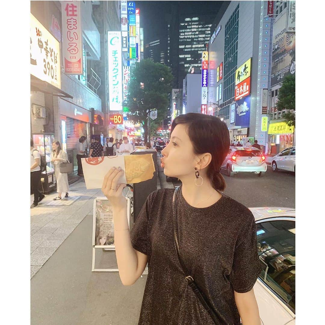 梅田えりかさんのインスタグラム写真 - (梅田えりかInstagram)「久々の投稿のテーマは、やっぱりグルメでっ🤨👍💓💓💓 . 愛して止まない、大好きなサムギョプサル！！！！ . ここのとびっこおにぎりも美味しくて🥺👍✨✨ . 帰りにてくてくと歩いてたらたい焼きさんと目が合いしっかりとテイクアウトしましたっ✈️ . 最近やっと夏らしくなってきたねーバーベキューのお誘いお待ちしておりますっ🏝🤩💕💕 . #サムギョプサル #新大久保 #新橋 #ヨプの王豚塩焼 #とびっこおにぎり #韓国料理 #グルメ #そろそろ旅行行きたい✈️ #カンジャンケジャン 食べ行きたい🇰🇷」7月30日 23時32分 - umeeri524