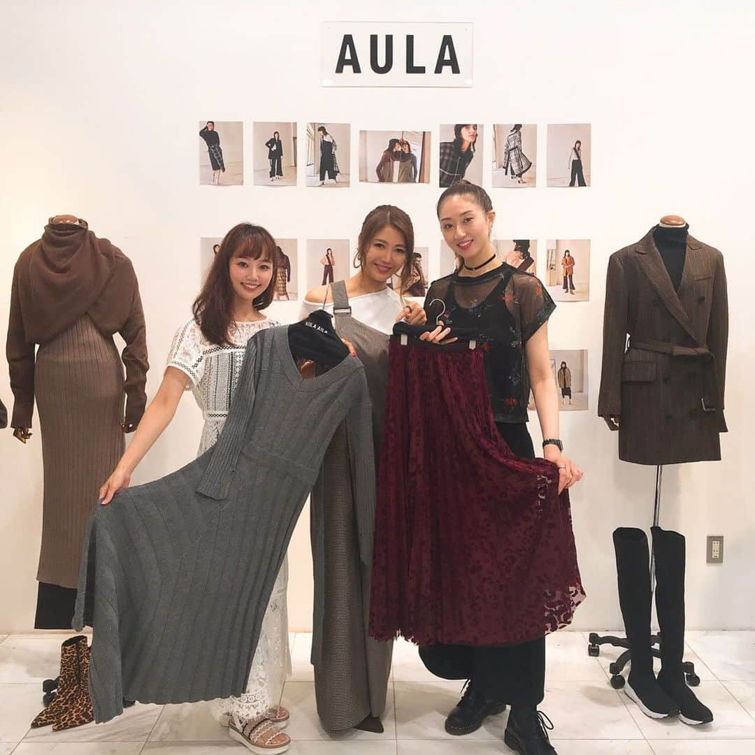 鳳翔大さんのインスタグラム写真 - (鳳翔大Instagram)「少し前になりますが、「AULA」の展示会にゆうみとお邪魔してきました👗 「AULA」のデザイナーのゆきみさんと📸  もう、ここのお洋服は全部オシャレで素敵で大好きなんですよー✨  どれも、私の好みで目移りします！！ ゆうみと二人、目をキラキラさせながら展示会を楽しみ、秋冬のお気に入りを見つけてきましたよ‼️ 届くの楽しみだなー(^｡^) また載せますね！！ ちなみに、店舗は#新宿伊勢丹 にありますよ😆 今なら、SALEもしているようなので是非行ってみてねー😝  #展示会 #aula #咲妃みゆ #鳳翔大 #秋冬コーデ」7月30日 23時32分 - dai_hosho_official