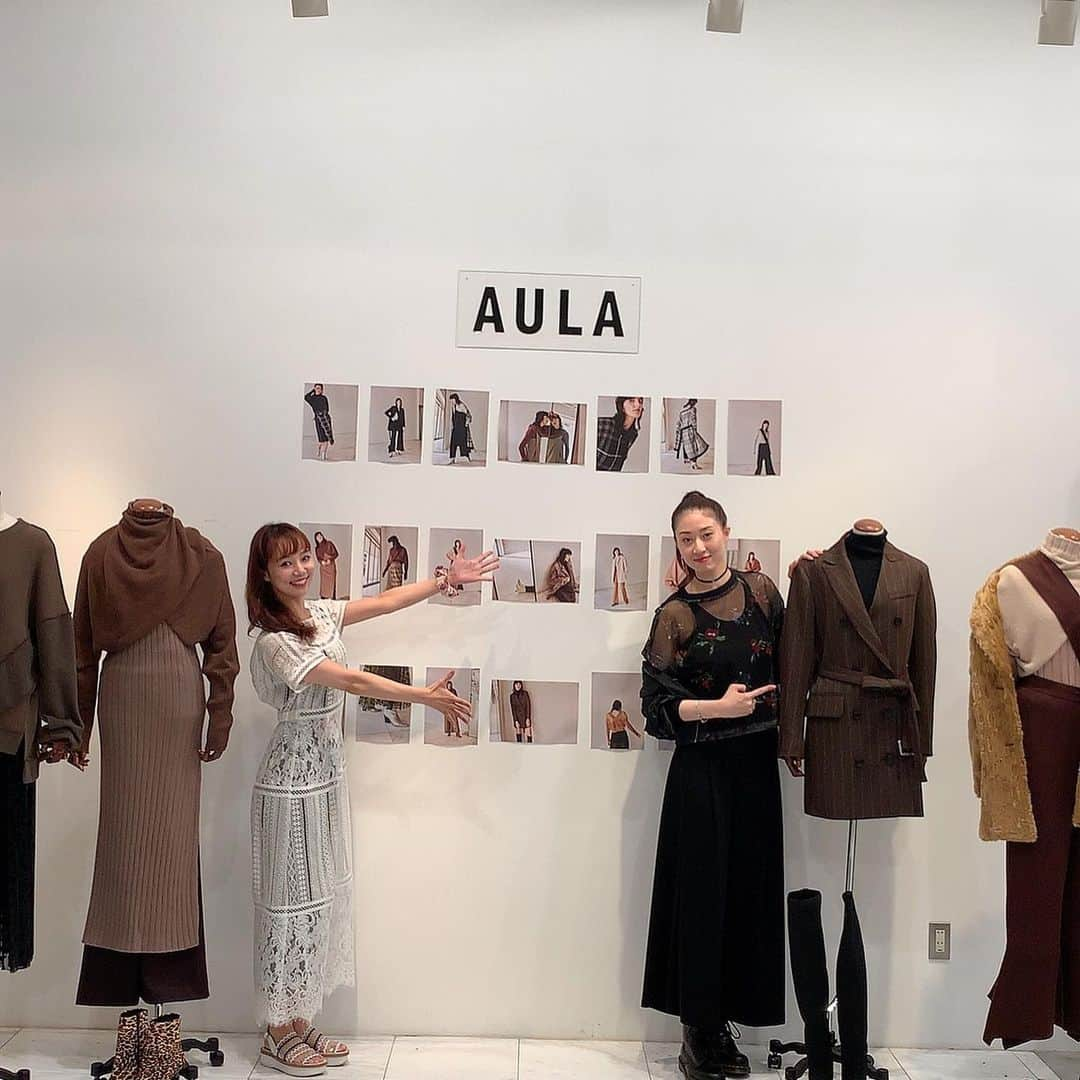 鳳翔大さんのインスタグラム写真 - (鳳翔大Instagram)「少し前になりますが、「AULA」の展示会にゆうみとお邪魔してきました👗 「AULA」のデザイナーのゆきみさんと📸  もう、ここのお洋服は全部オシャレで素敵で大好きなんですよー✨  どれも、私の好みで目移りします！！ ゆうみと二人、目をキラキラさせながら展示会を楽しみ、秋冬のお気に入りを見つけてきましたよ‼️ 届くの楽しみだなー(^｡^) また載せますね！！ ちなみに、店舗は#新宿伊勢丹 にありますよ😆 今なら、SALEもしているようなので是非行ってみてねー😝  #展示会 #aula #咲妃みゆ #鳳翔大 #秋冬コーデ」7月30日 23時32分 - dai_hosho_official