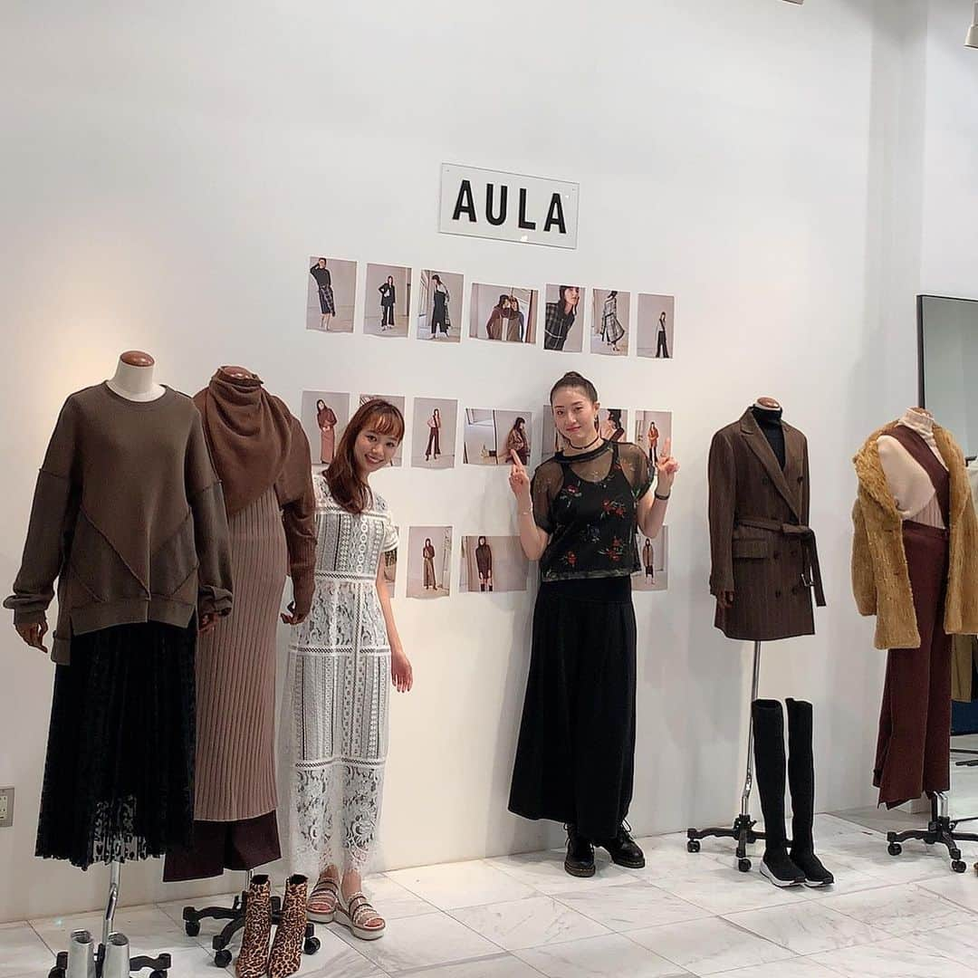 鳳翔大さんのインスタグラム写真 - (鳳翔大Instagram)「少し前になりますが、「AULA」の展示会にゆうみとお邪魔してきました👗 「AULA」のデザイナーのゆきみさんと📸  もう、ここのお洋服は全部オシャレで素敵で大好きなんですよー✨  どれも、私の好みで目移りします！！ ゆうみと二人、目をキラキラさせながら展示会を楽しみ、秋冬のお気に入りを見つけてきましたよ‼️ 届くの楽しみだなー(^｡^) また載せますね！！ ちなみに、店舗は#新宿伊勢丹 にありますよ😆 今なら、SALEもしているようなので是非行ってみてねー😝  #展示会 #aula #咲妃みゆ #鳳翔大 #秋冬コーデ」7月30日 23時32分 - dai_hosho_official