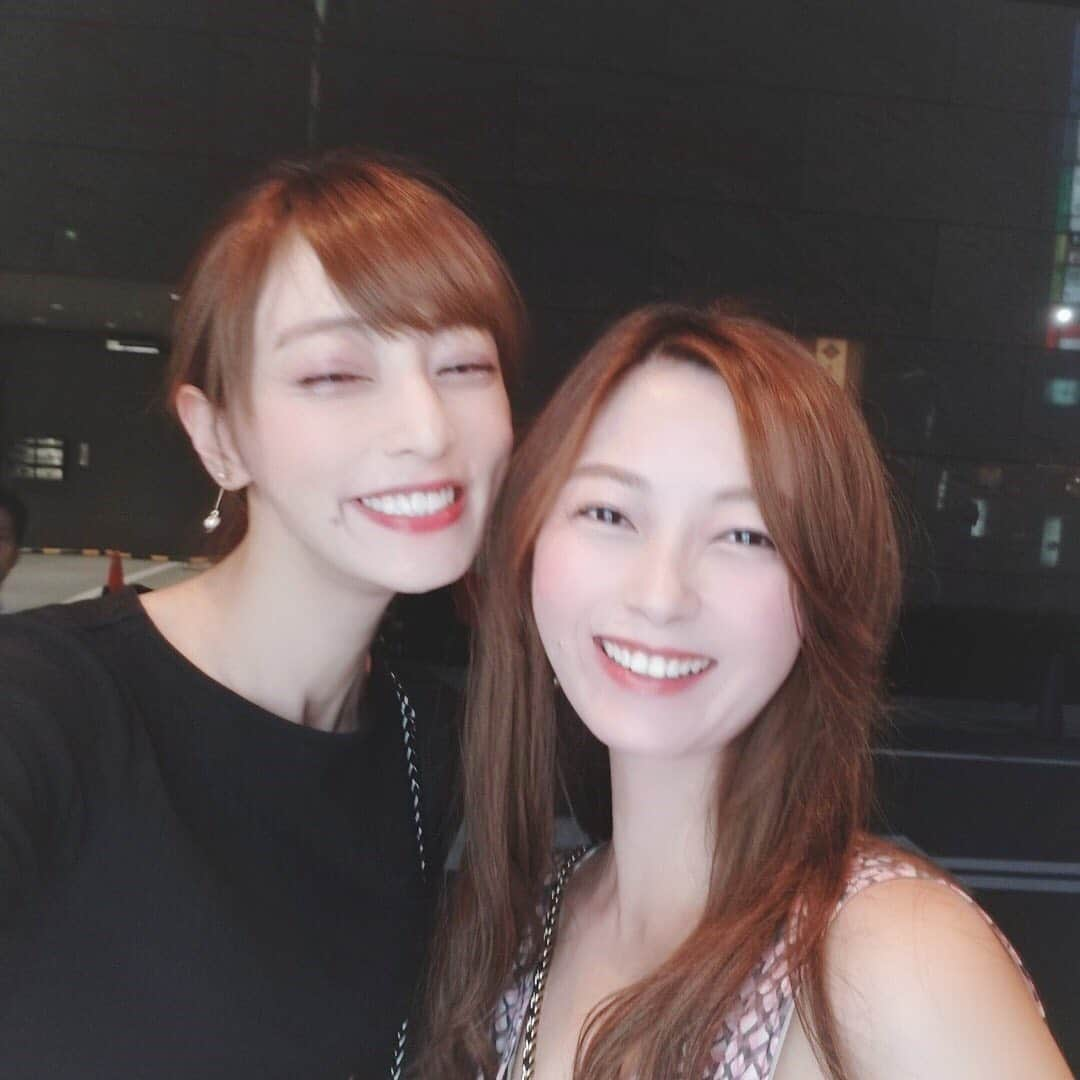 山下莉奈さんのインスタグラム写真 - (山下莉奈Instagram)「アジフライが有名なお店✨きく✨ 夏希と一緒にニコニコデート💕💕 楽しかった♪♪美味しかった♪  #きく #銀座 #和食 #割烹」7月30日 23時35分 - rinayamashita