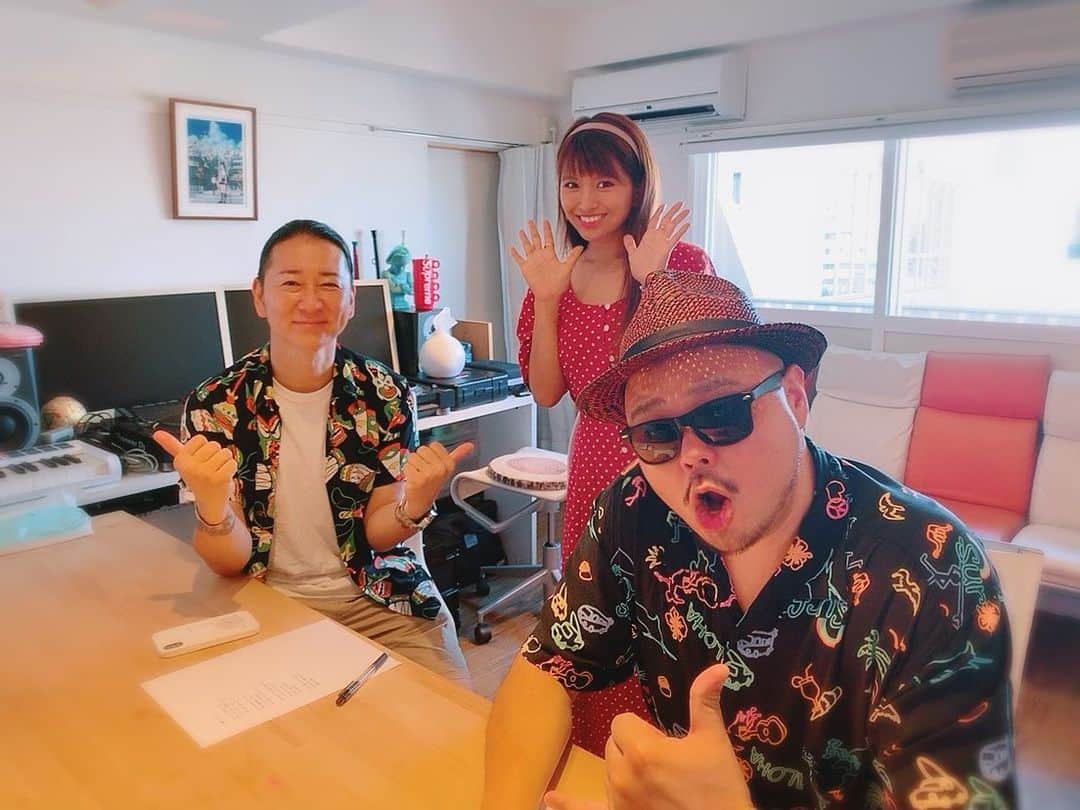 のインスタグラム：「﻿ DJドラゴンさん、Mr.Blistahさん⭐️﻿ ﻿ 本日も素敵な御二方と楽しい作業🎵﻿ ﻿ 😎ニヤリ」